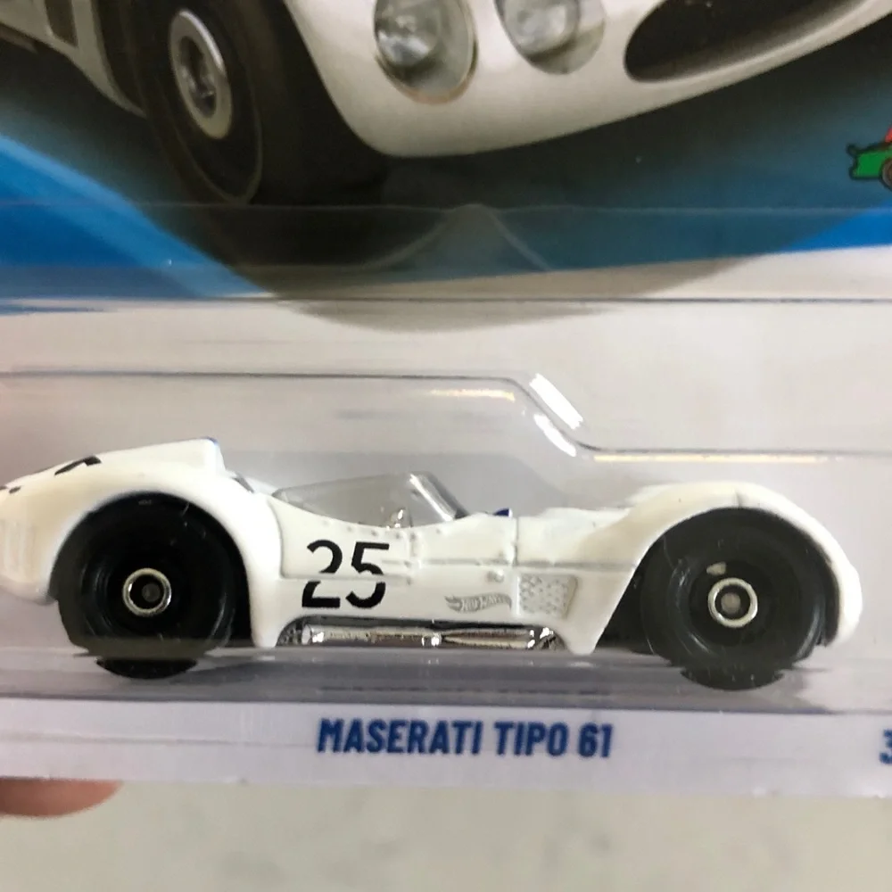 Mattel Hot Wheels Maserati Tipo 61 - White and Black